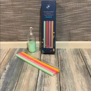 Silicone straw set and carry case NEW